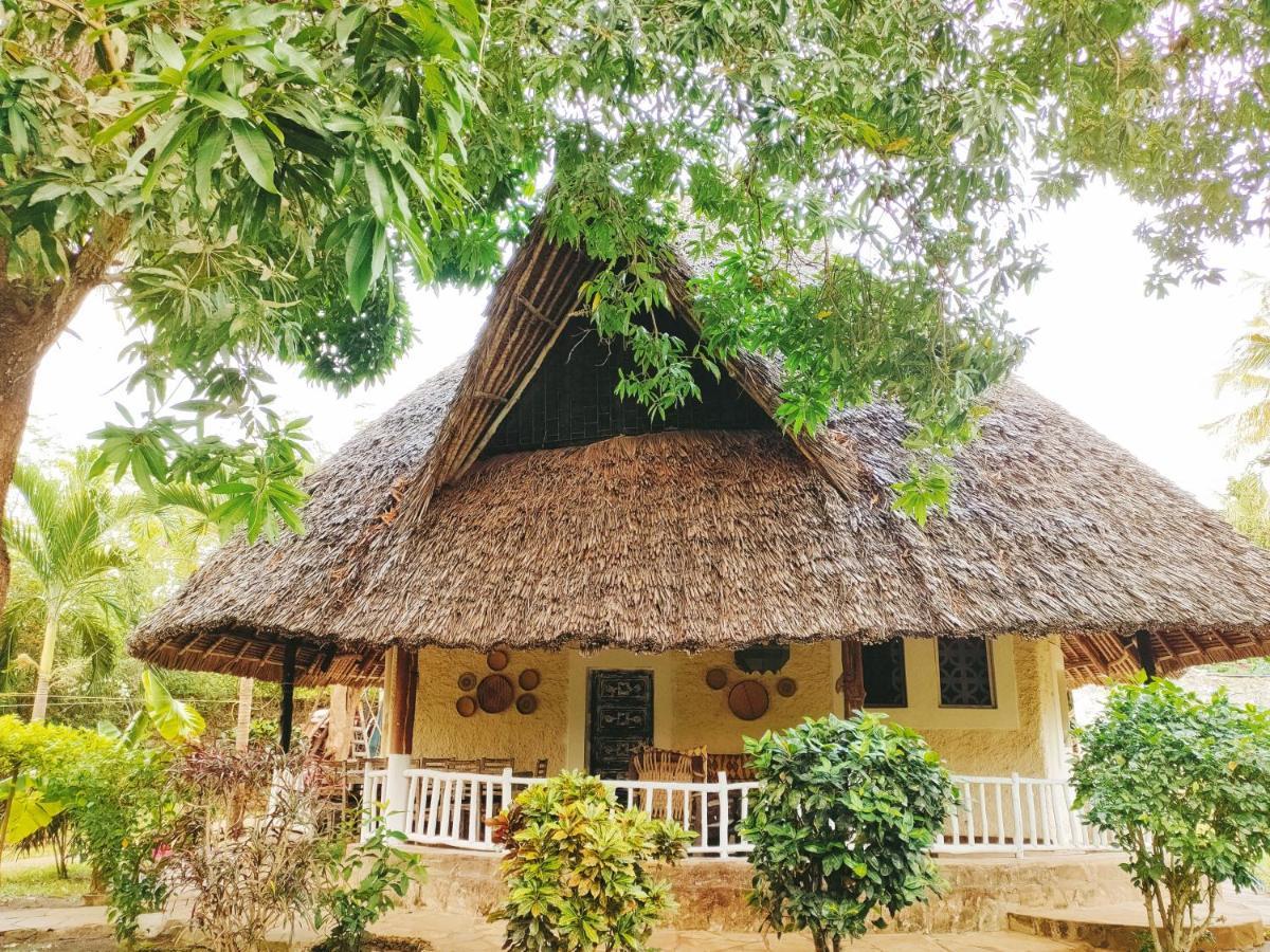 مبيت وإفطار شاطئ دياني Upani In Diani المظهر الخارجي الصورة