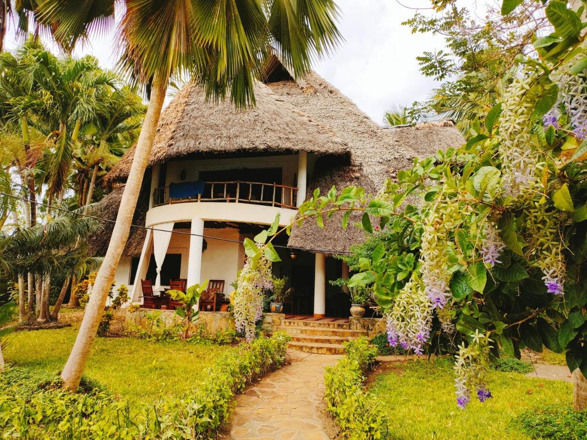 مبيت وإفطار شاطئ دياني Upani In Diani المظهر الخارجي الصورة