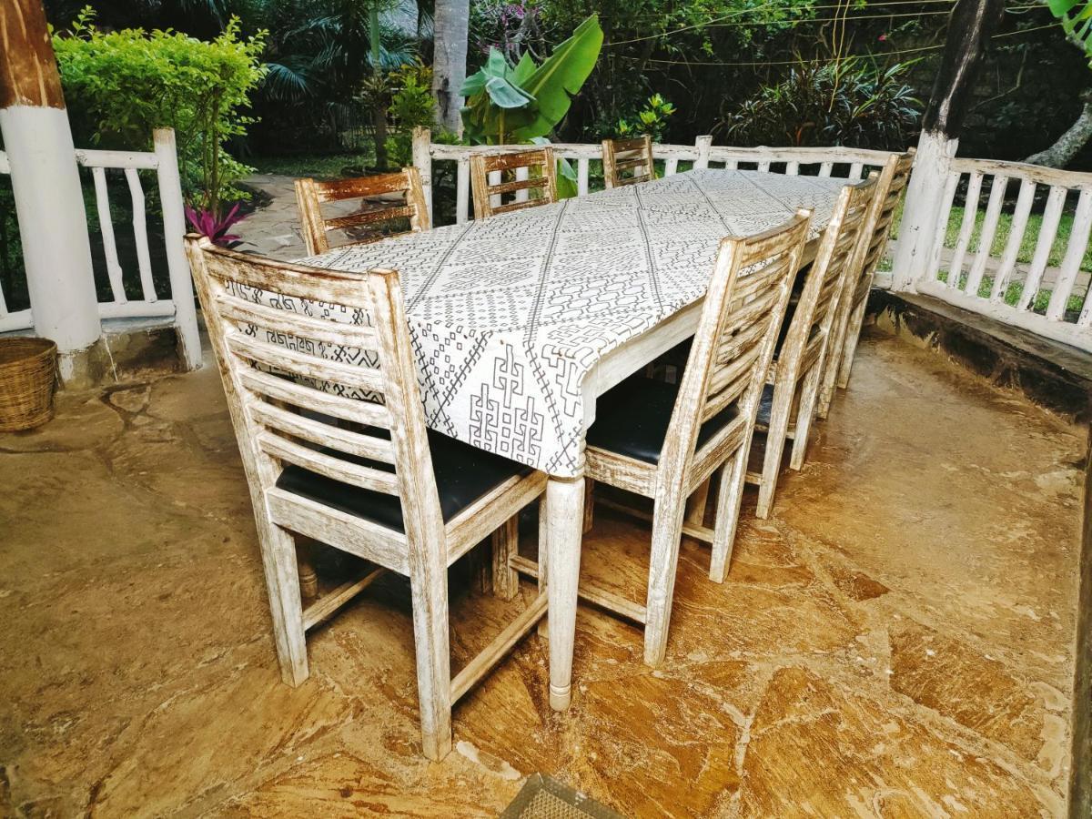 مبيت وإفطار شاطئ دياني Upani In Diani المظهر الخارجي الصورة