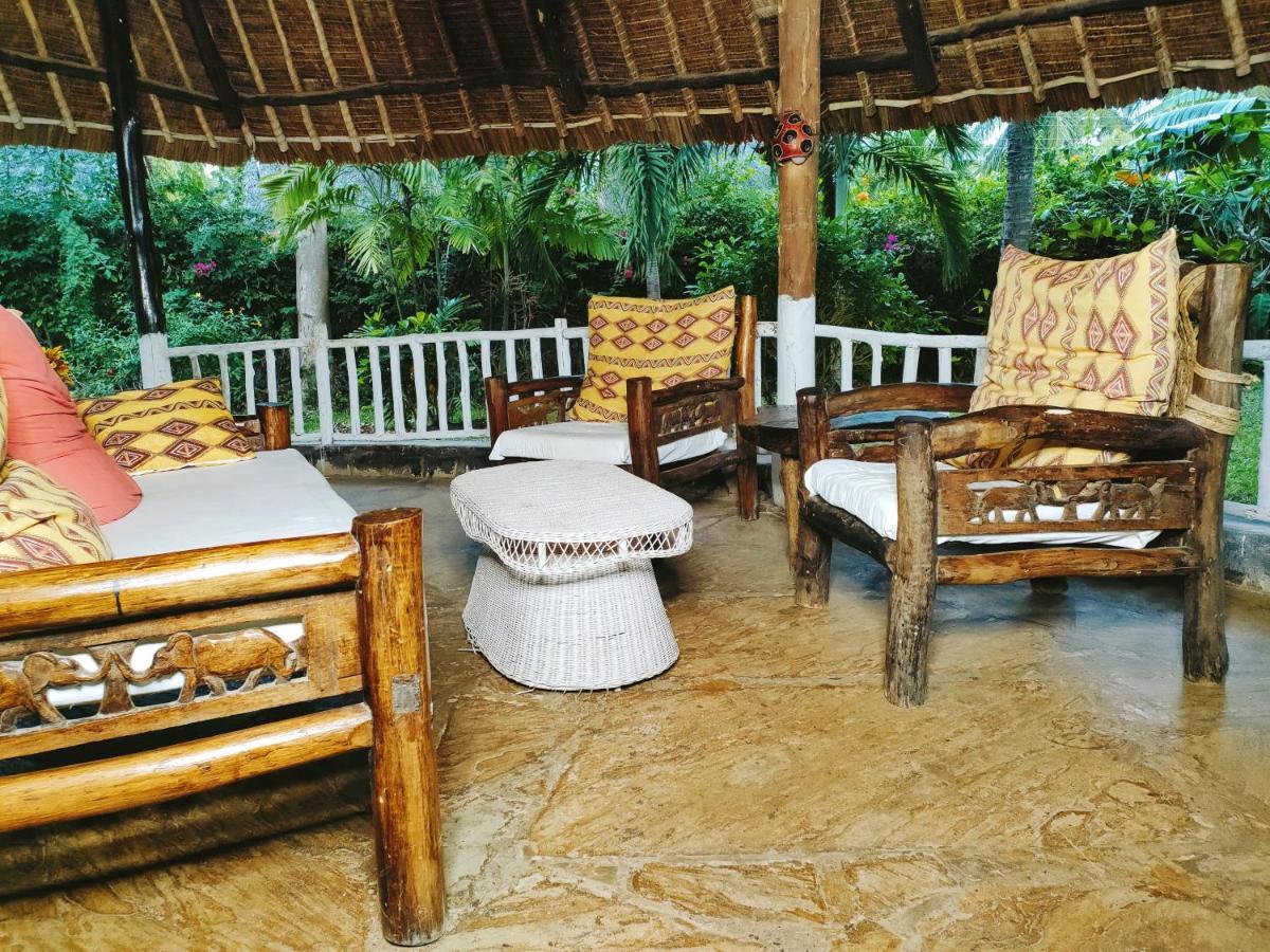 مبيت وإفطار شاطئ دياني Upani In Diani المظهر الخارجي الصورة