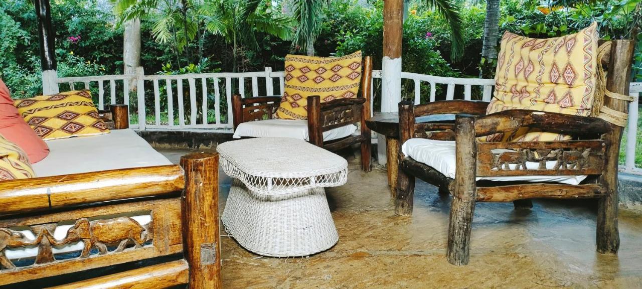 مبيت وإفطار شاطئ دياني Upani In Diani المظهر الخارجي الصورة
