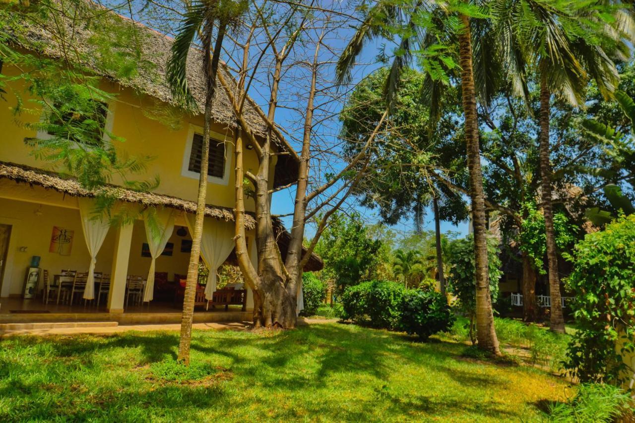 مبيت وإفطار شاطئ دياني Upani In Diani المظهر الخارجي الصورة