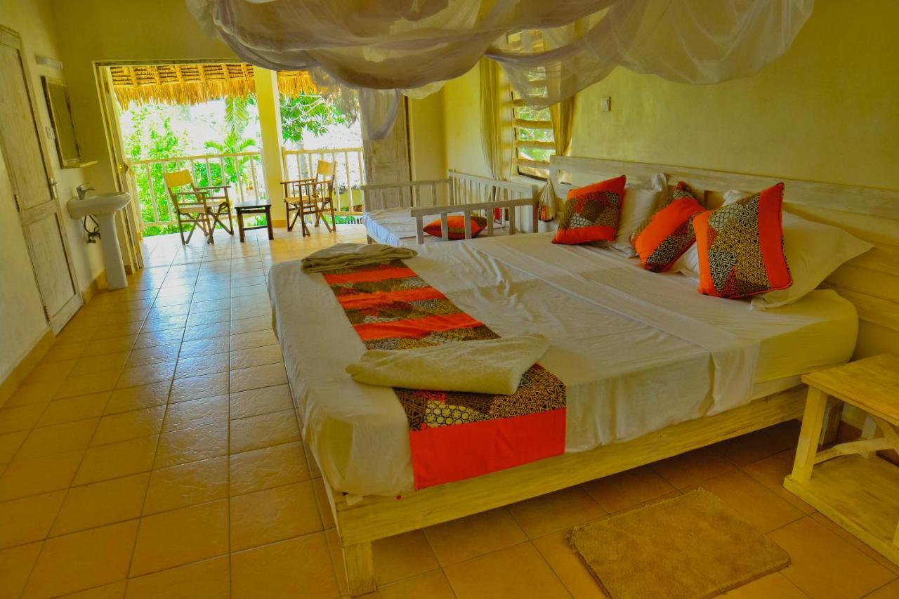 مبيت وإفطار شاطئ دياني Upani In Diani المظهر الخارجي الصورة