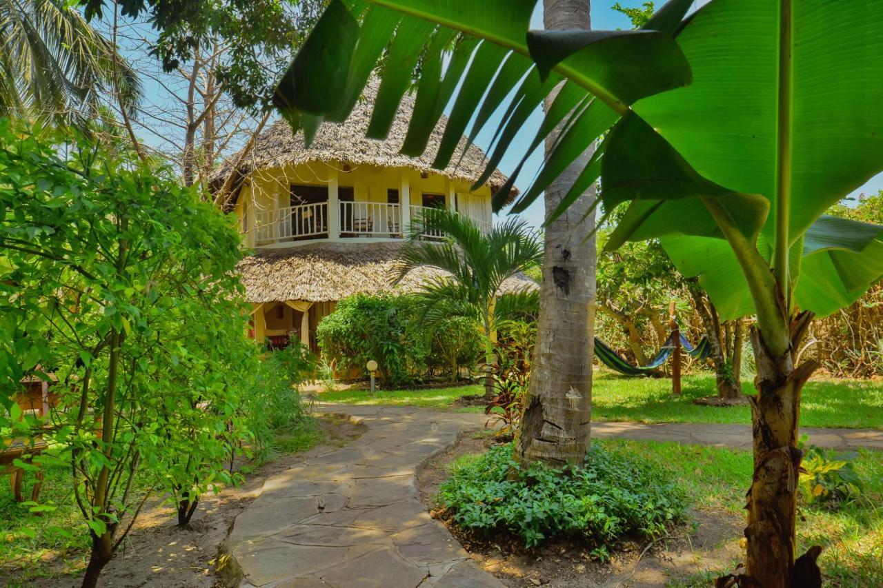 مبيت وإفطار شاطئ دياني Upani In Diani المظهر الخارجي الصورة